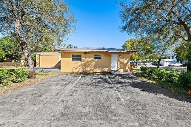 583 NW 17th Place, Fort Lauderdale, FL 33311