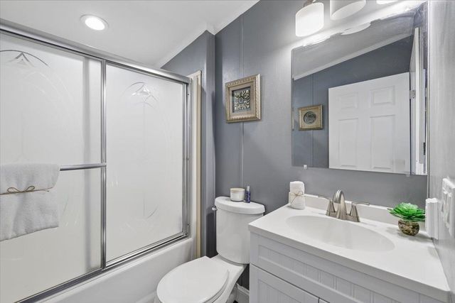 18 Stacey Drive, Hopkinton, NH 03229