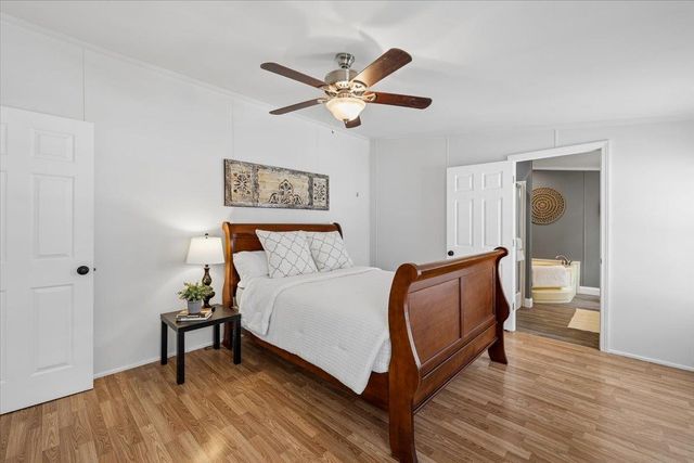 18 Stacey Drive, Hopkinton, NH 03229