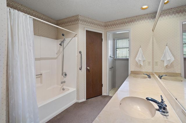 2624 Oak Meadow DR, Round Rock, TX 78681