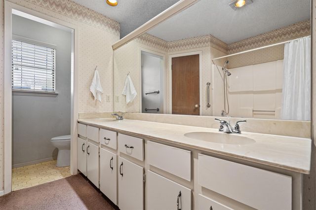 2624 Oak Meadow DR, Round Rock, TX 78681