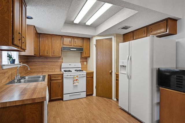 2624 Oak Meadow DR, Round Rock, TX 78681