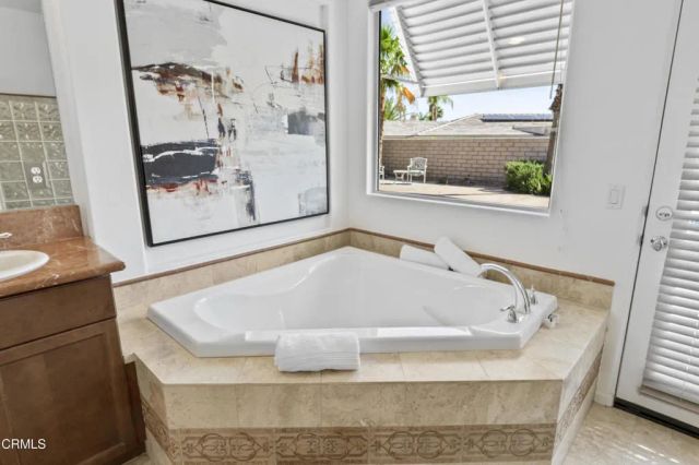 2250 N Hermosa Drive, Palm Springs, CA 92264