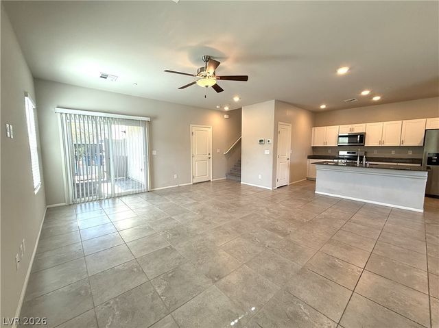 522 Spy Rock Avenue, Henderson, NV 89044