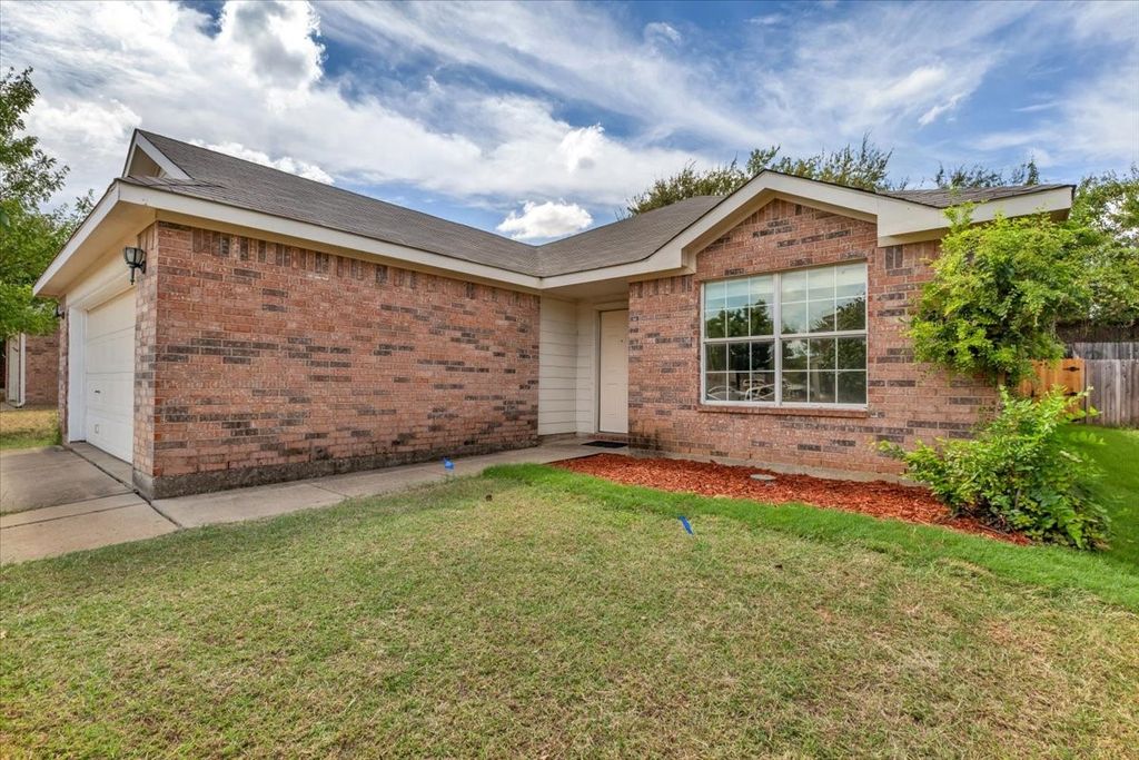 10333 Bear Hollow Drive, Fort Worth, TX 76244 — photo 3