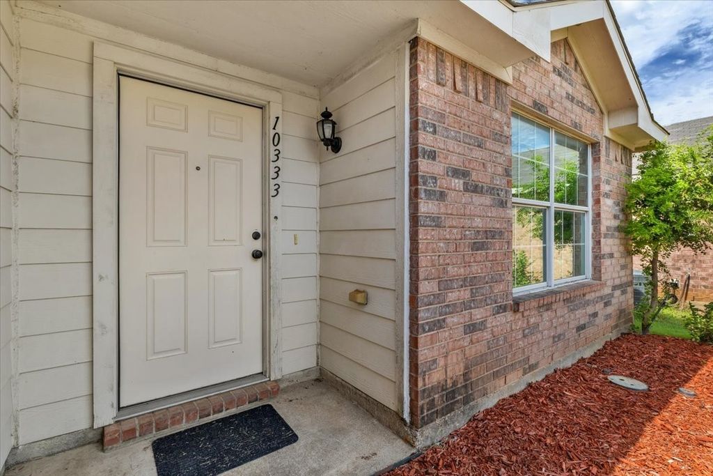 10333 Bear Hollow Drive, Fort Worth, TX 76244 — photo 4