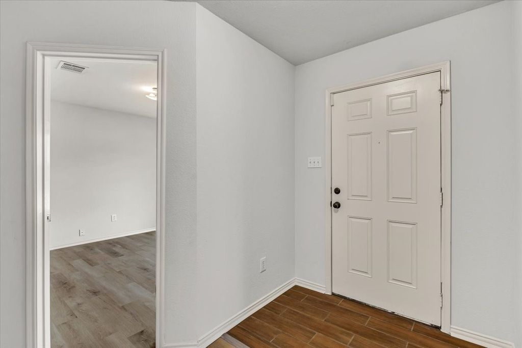 10333 Bear Hollow Drive, Fort Worth, TX 76244 — photo 5
