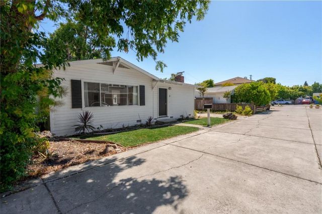 3 Vera Court, Redwood City, CA 94061