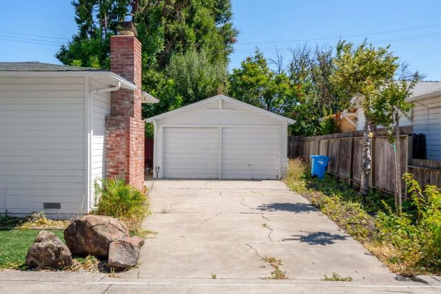 3 Vera Court, Redwood City, CA 94061