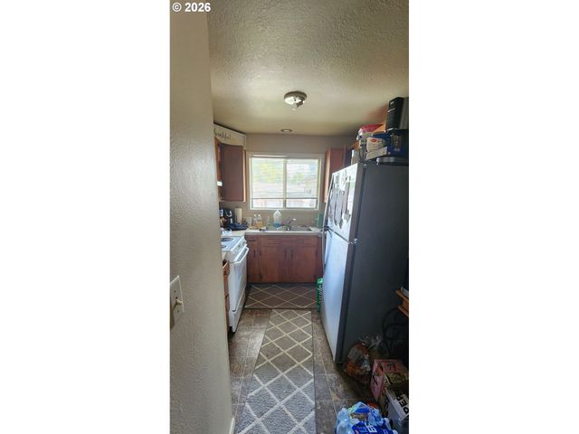 2495 TAYLOR St, Eugene, OR 97405