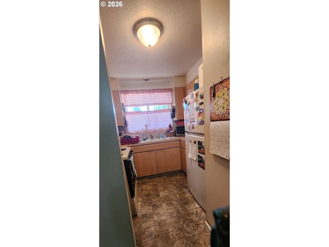 2495 TAYLOR St, Eugene, OR 97405