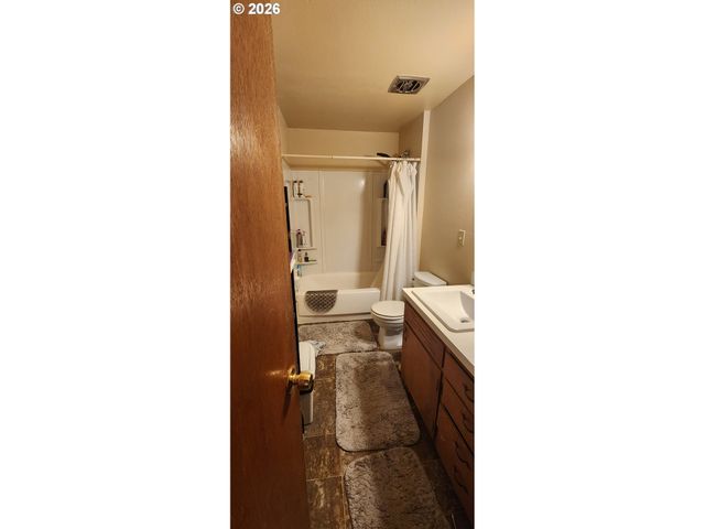 2495 TAYLOR St, Eugene, OR 97405