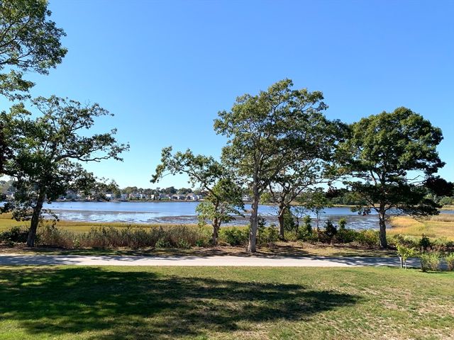 15 Avenue A St, Wareham, MA 02571