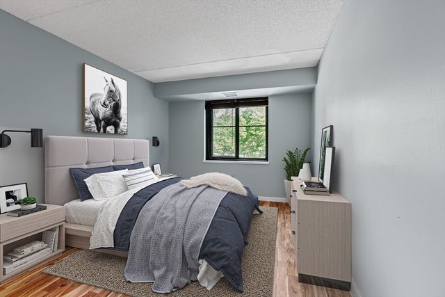 100 Ledgewood Dr 319, Stoneham, MA 02180