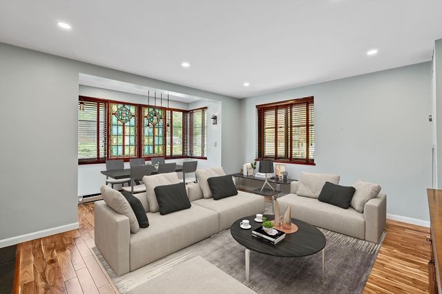 100 Ledgewood Dr 319, Stoneham, MA 02180