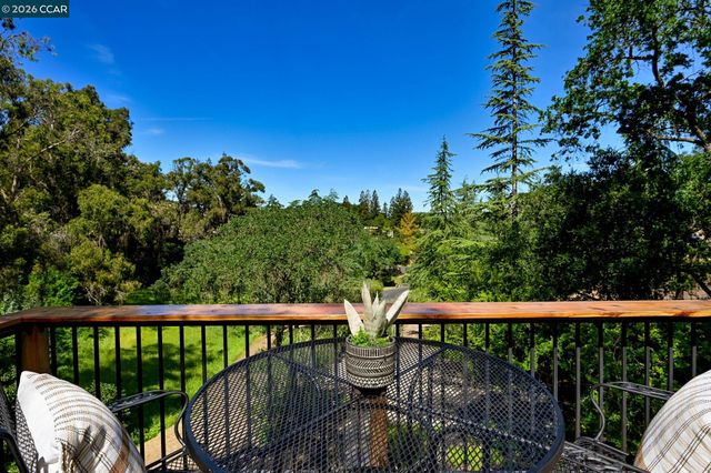 1418 Linton Place, Martinez, CA 94553