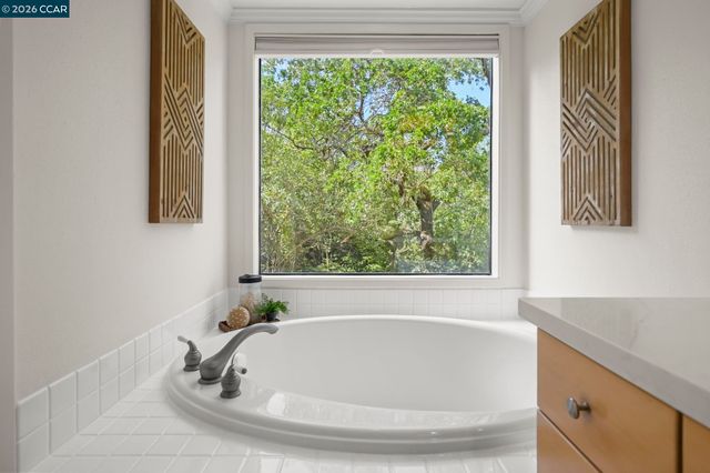 1418 Linton Place, Martinez, CA 94553