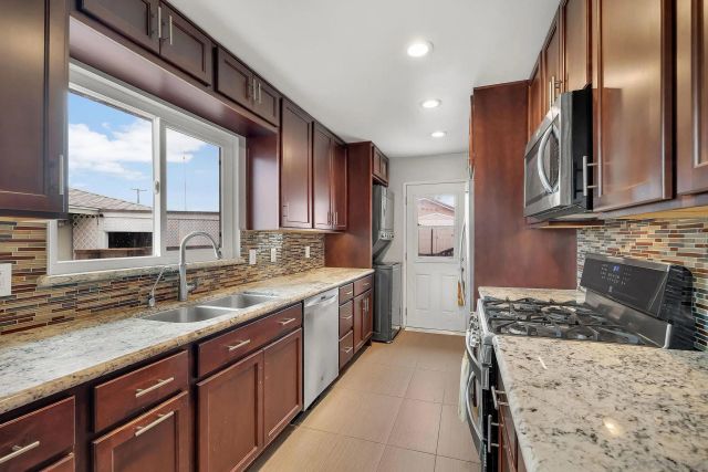 4560 Miami Way, San Diego, CA 92117