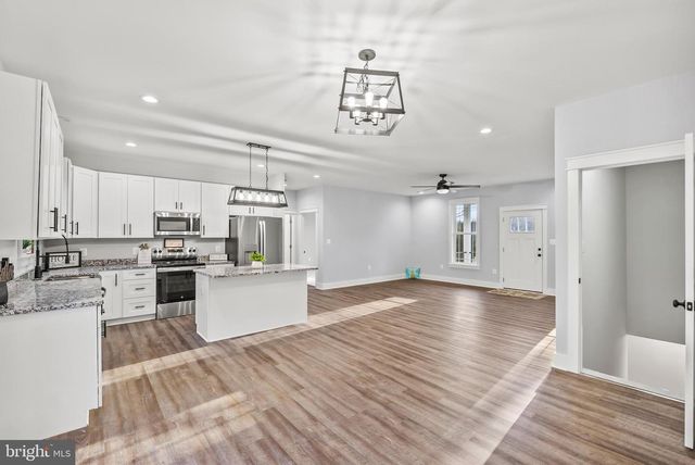 22 LAKE COUNTRY DR, Mineral, VA 23117