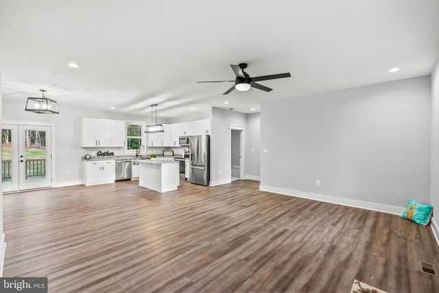 22 LAKE COUNTRY DR, Mineral, VA 23117