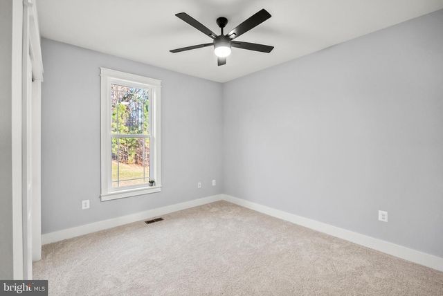 22 LAKE COUNTRY DR, Mineral, VA 23117