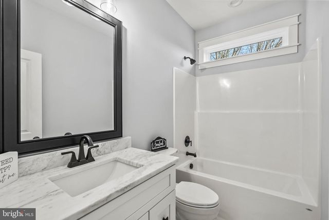 22 LAKE COUNTRY DR, Mineral, VA 23117