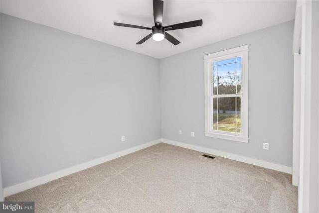 22 LAKE COUNTRY DR, Mineral, VA 23117