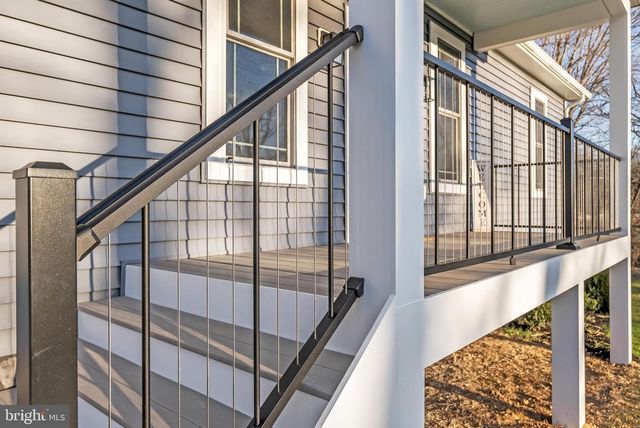 22 LAKE COUNTRY DR, Mineral, VA 23117