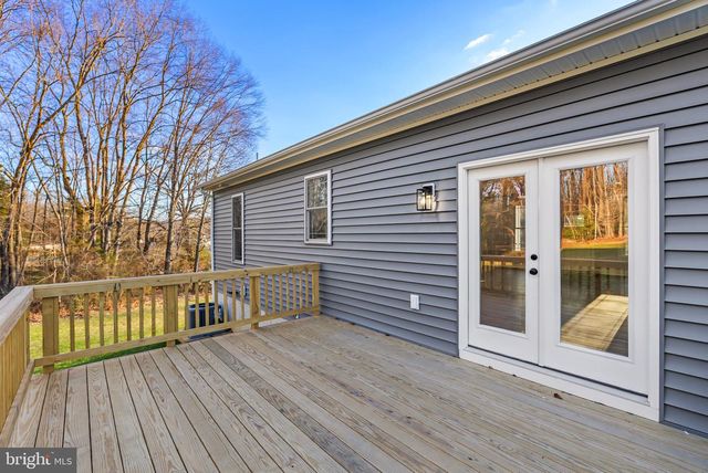 22 LAKE COUNTRY DR, Mineral, VA 23117