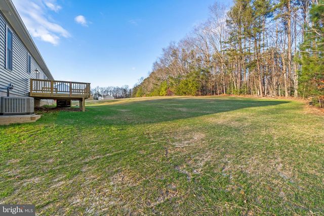 22 LAKE COUNTRY DR, Mineral, VA 23117