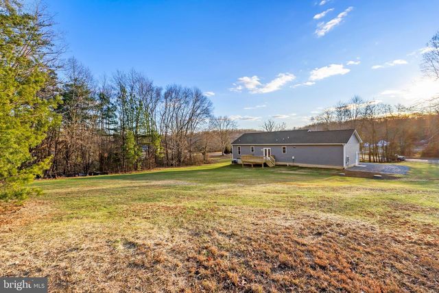 22 LAKE COUNTRY DR, Mineral, VA 23117
