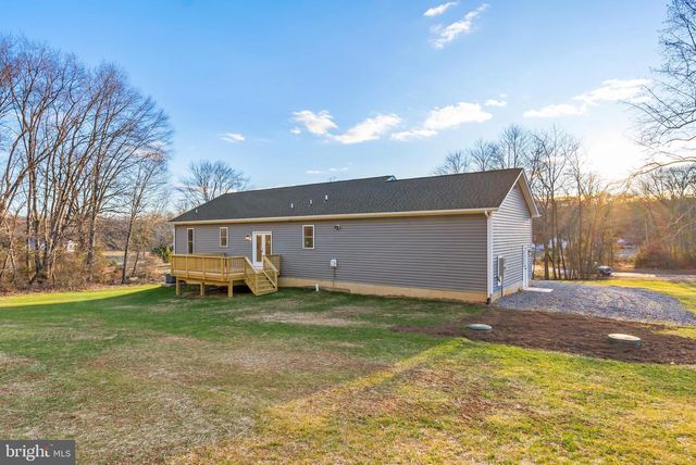 22 LAKE COUNTRY DR, Mineral, VA 23117