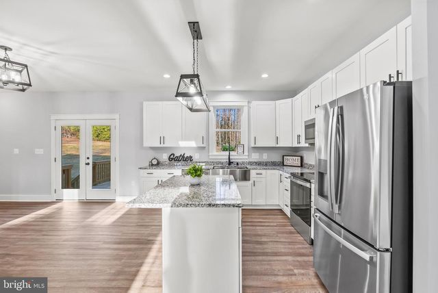 22 LAKE COUNTRY DR, Mineral, VA 23117