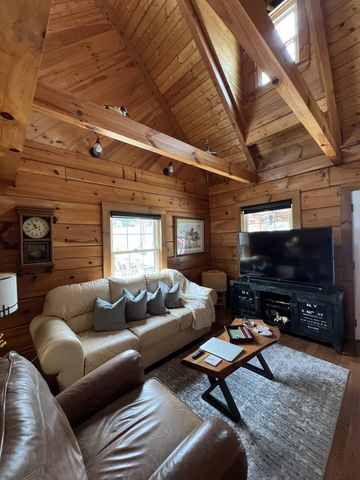225 Bill Hunter Rd, Celina, TN 38551