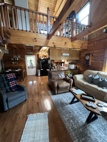 225 Bill Hunter Rd, Celina, TN 38551