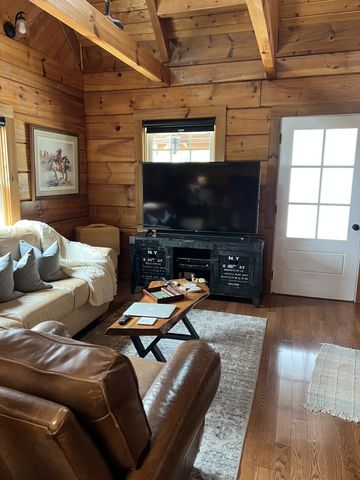225 Bill Hunter Rd, Celina, TN 38551