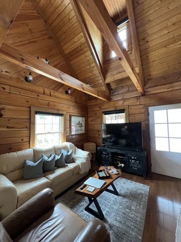 225 Bill Hunter Rd, Celina, TN 38551