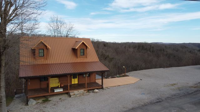 225 Bill Hunter Rd, Celina, TN 38551