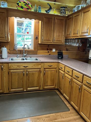 225 Bill Hunter Rd, Celina, TN 38551