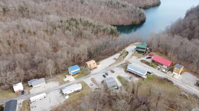 225 Bill Hunter Rd, Celina, TN 38551