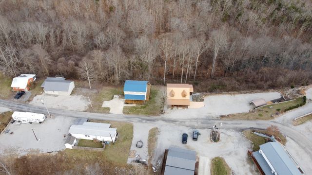 225 Bill Hunter Rd, Celina, TN 38551