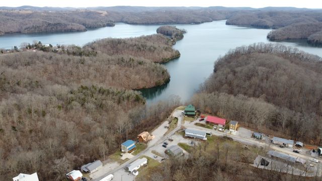 225 Bill Hunter Rd, Celina, TN 38551