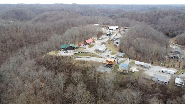 225 Bill Hunter Rd, Celina, TN 38551