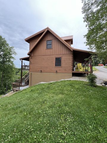 225 Bill Hunter Rd, Celina, TN 38551