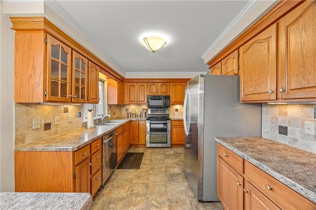 86 Shagbark, Perinton, NY 14450