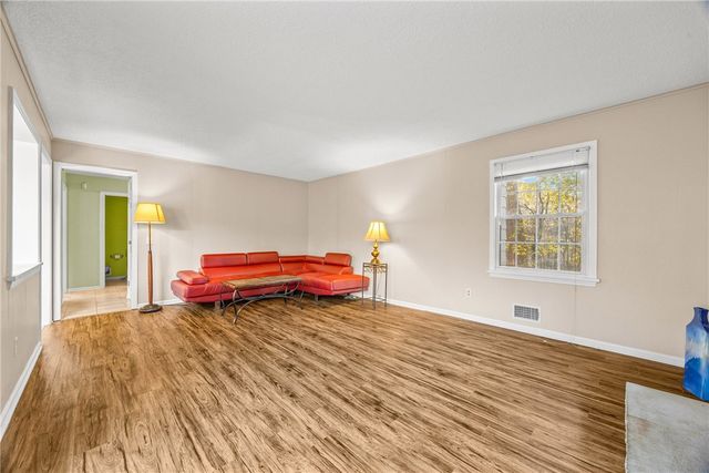 86 Shagbark, Perinton, NY 14450