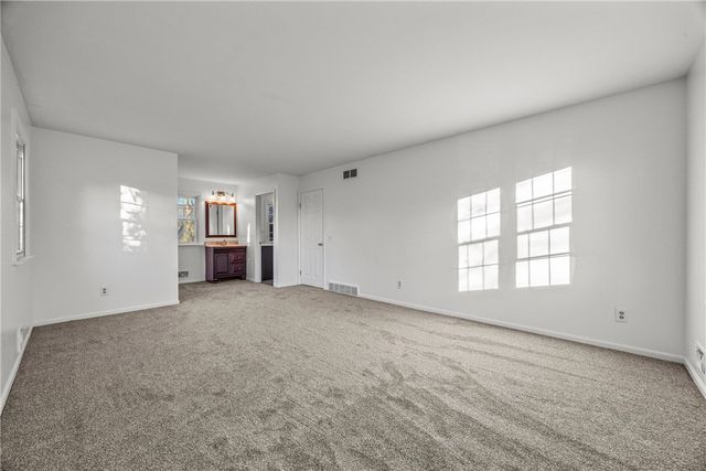 86 Shagbark, Perinton, NY 14450