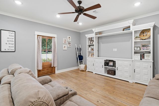 4 Yawn Cir., Purvis, MS 39475