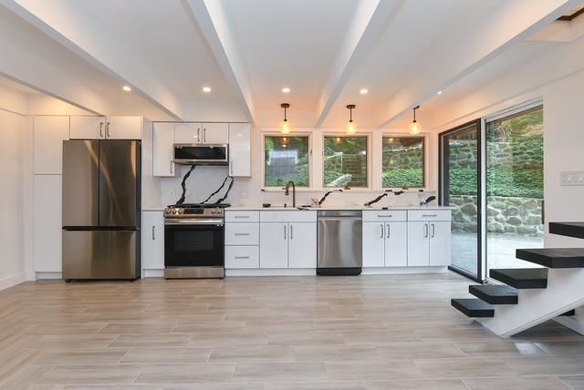 203 STANHOPE RD, Sparta, NJ 07871