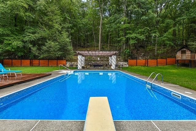 203 STANHOPE RD, Sparta, NJ 07871
